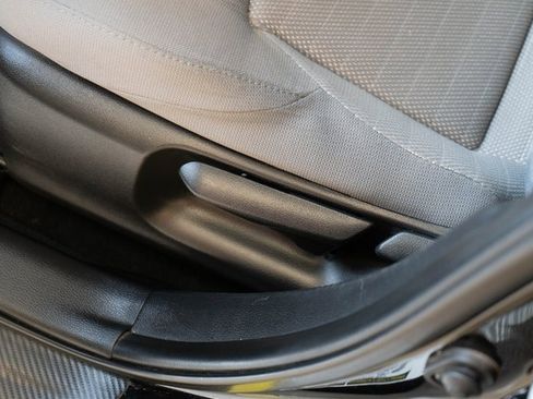 Used 2023 Toyota Corolla SE image 16