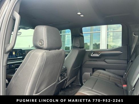 Used 2025 Chevrolet Silverado 1500 High Country AWD/4WD image 4