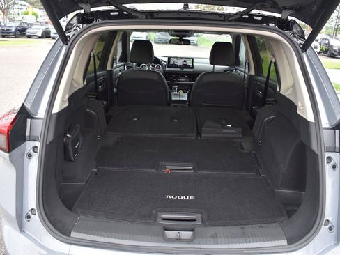 Used 2025 Nissan Rogue SL FWD image 58