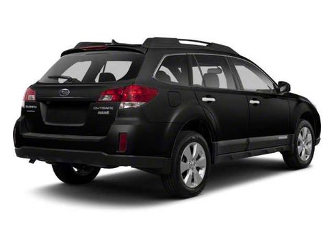 Used 2010 Subaru Outback 2.5i Premium image 2