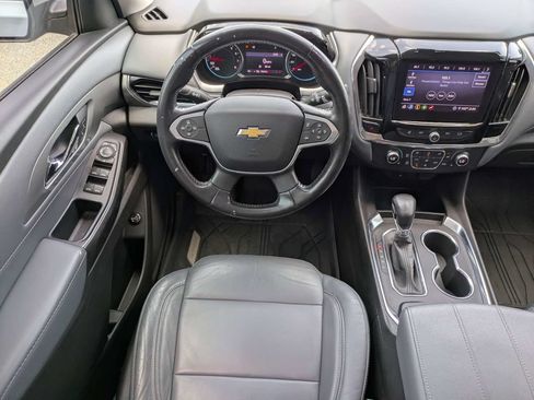 Used 2021 Chevrolet Traverse LT FWD image 16