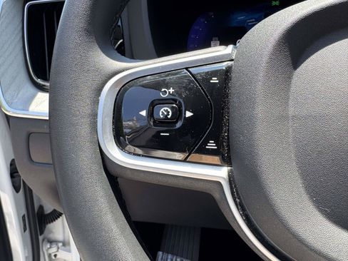 Certified 2025 Volvo XC60 B5 Plus AWD/4WD image 22