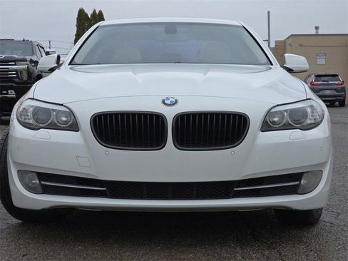 Used 2011 BMW 528i Sedan image 14