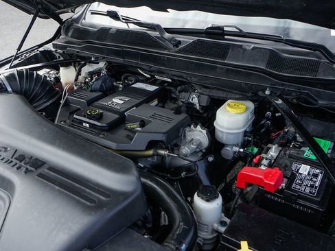 Used 2019 RAM 2500 Laramie w/ Night Edition AWD/4WD image 12