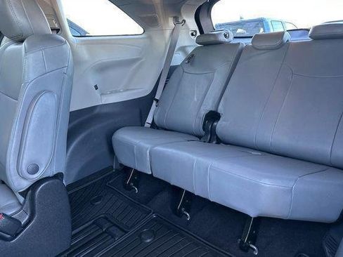 Used 2024 Toyota Sienna XLE w/ XLE Plus Package image 19