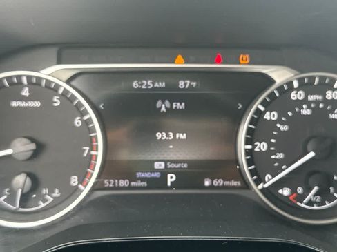 Used 2024 Nissan Pathfinder SV FWD image 20