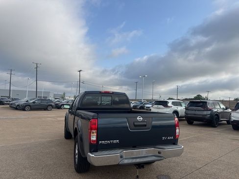 Used 2016 Nissan Frontier SV image 18