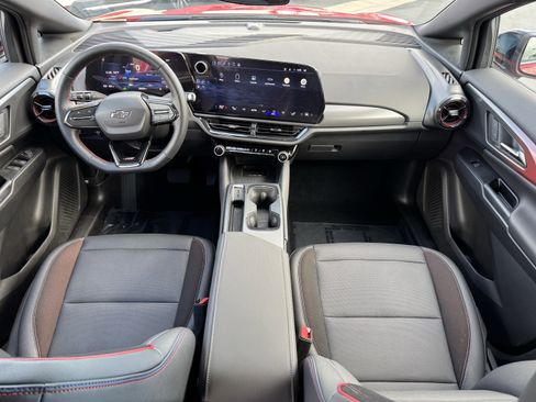 Used 2025 Chevrolet Equinox EV RS image 30