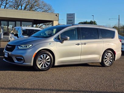 Used 2021 Chrysler Pacifica Touring-L