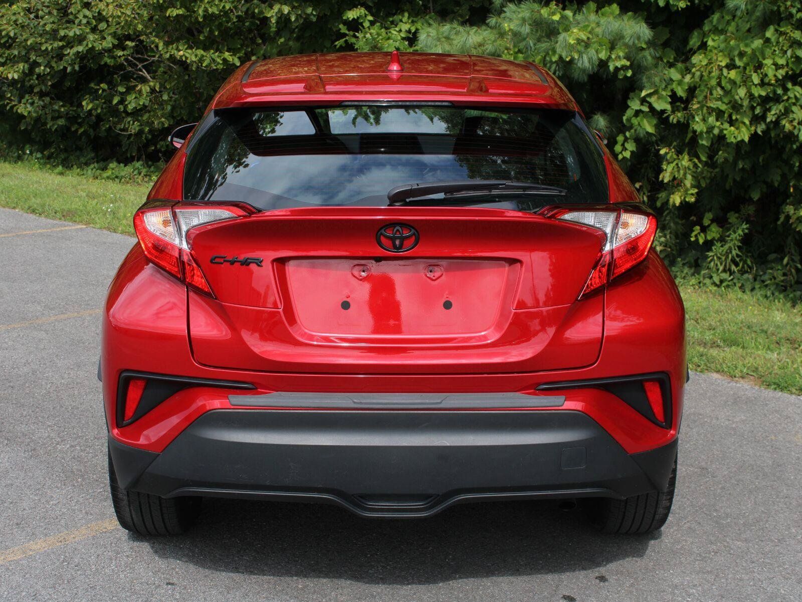 Used 2022 Toyota C-HR XLE FWD image 6
