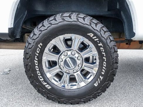 Used 2019 Ford F250 XLT w/ XLT Premium Package image 9