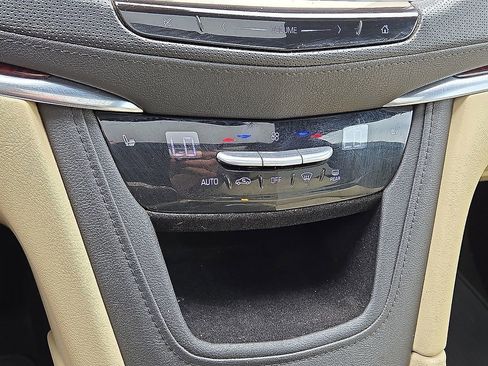 Used 2017 Cadillac XT5 Luxury w/ Driver Awareness Package FWD image 28