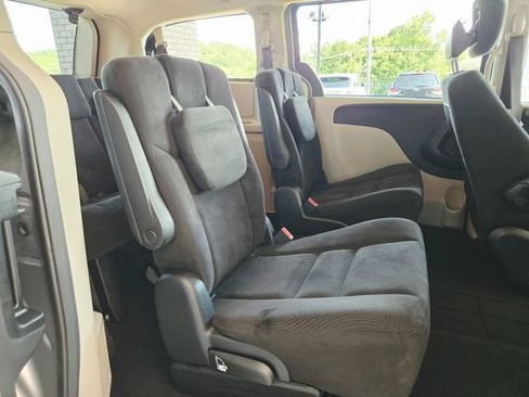 Used 2015 Dodge Grand Caravan SE w/ Quick Order Package 29E SE FWD image 16