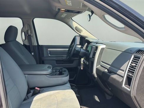 Used 2020 RAM 1500 Classic SLT RWD image 10