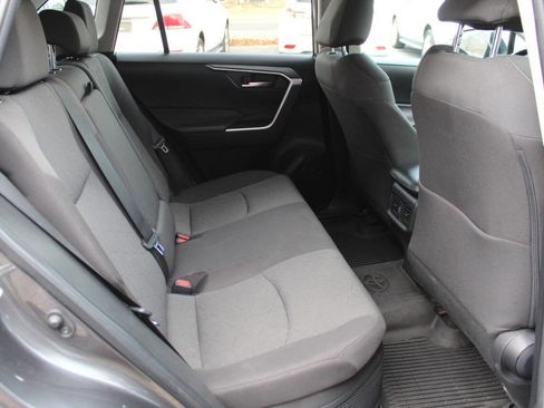 Used 2021 Toyota RAV4 XLE image 13