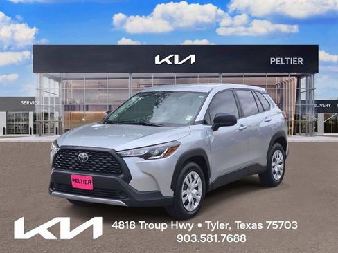 Used 2022 Toyota Corolla Cross L FWD image 3