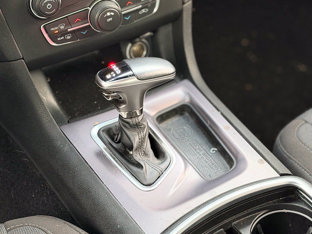 Used 2020 Dodge Charger SXT RWD image 15
