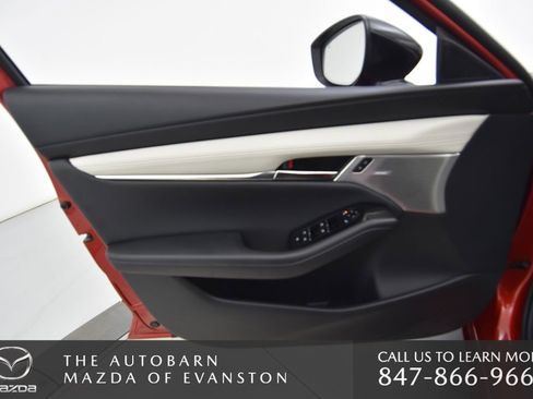 Certified 2025 MAZDA MAZDA3 2.5 Turbo Sedan w/Premium Plus image 28