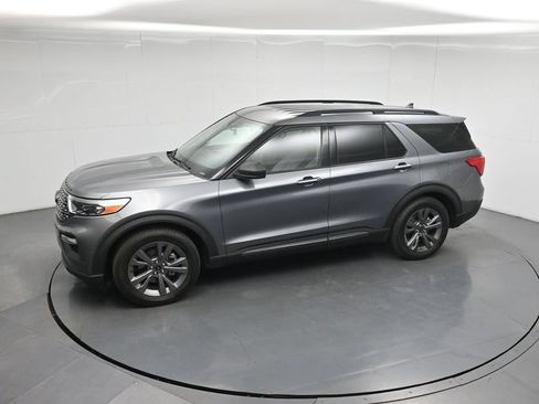 Certified 2021 Ford Explorer XLT w/ Equipment Group 202A RWD image 43