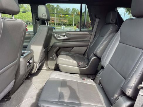 Used 2021 Chevrolet Tahoe LT w/ LT Signature Package RWD image 21