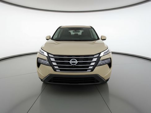 Used 2025 Nissan Rogue SV image 2