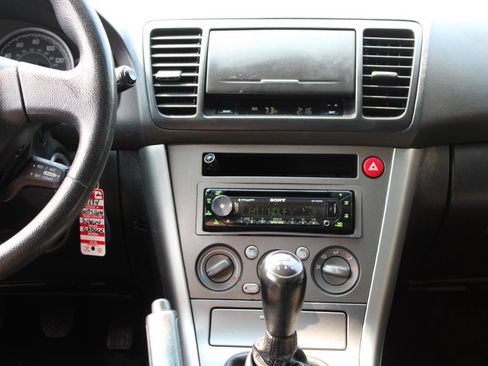 Used 2007 Subaru Outback 2.5i AWD/4WD image 9