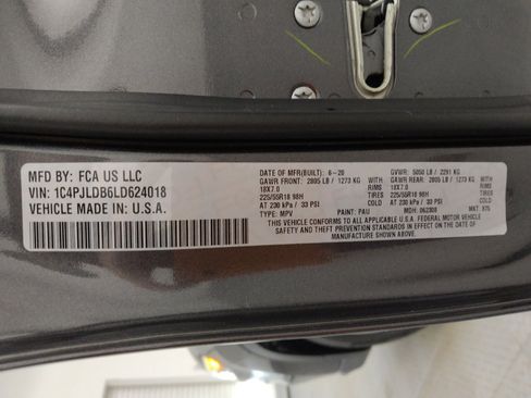 Used 2020 Jeep Cherokee Limited w/ Technology Group image 33