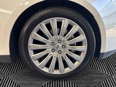 Used 2015 Lincoln MKS AWD w/ Equipment Group 101A image 31