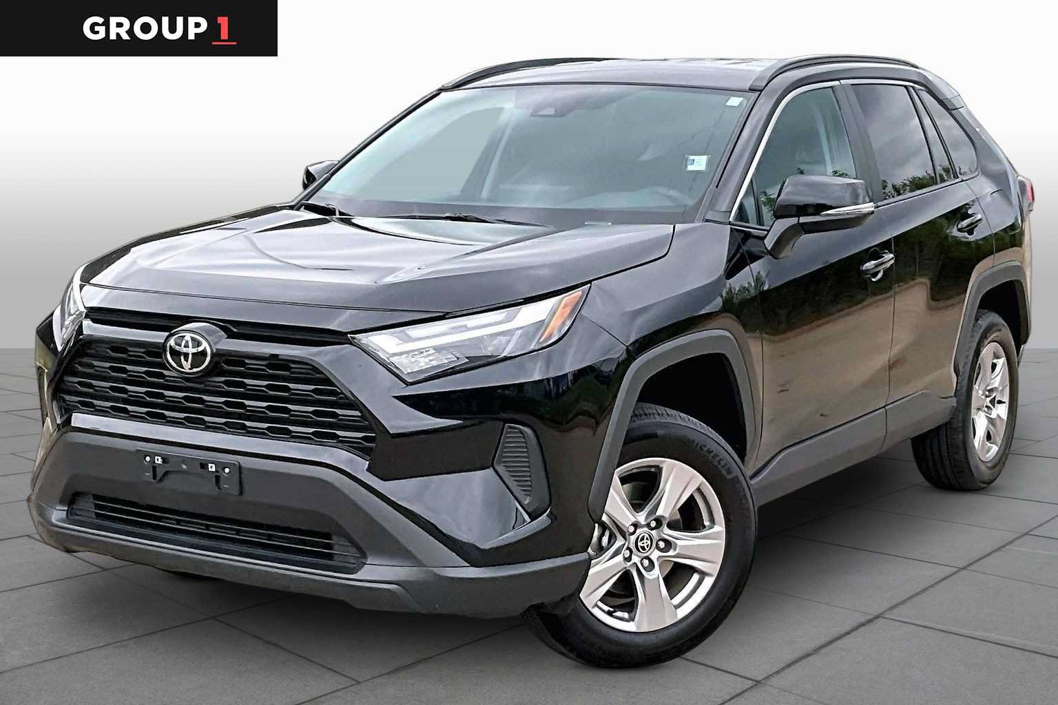 Used 2025 Toyota RAV4 XLE AWD/4WD image 1