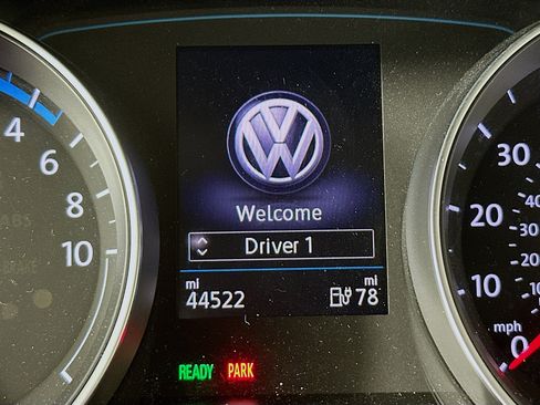 Used 2019 Volkswagen e-Golf SE w/ Driver Assistance Package FWD image 19