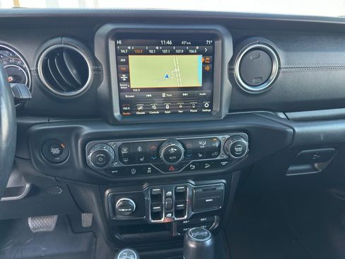 Used 2020 Jeep Wrangler Unlimited Sahara w/ Advanced Safety Group image 18