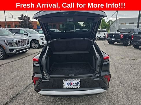 Used 2025 Buick Envista Sport Touring w/ Convenience I Package FWD image 28