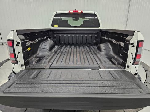 Used 2025 Nissan Frontier S AWD/4WD image 15
