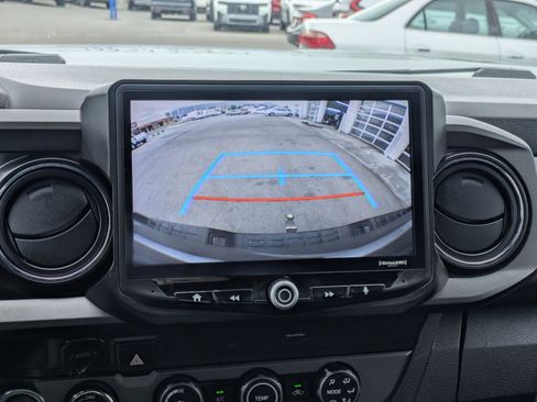 Used 2019 Toyota Tacoma TRD Off-Road AWD/4WD image 25