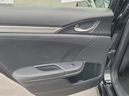 Used 2017 Honda Civic Touring image 16