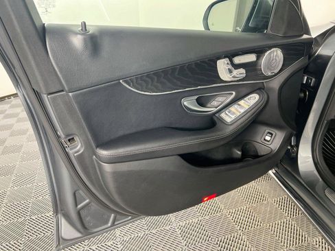 Used 2017 Mercedes-Benz C 300 4MATIC Sedan image 19