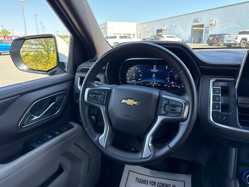 Used 2024 Chevrolet Suburban LT AWD/4WD image 17