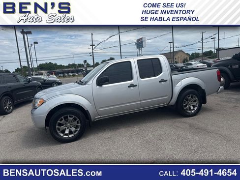 Used 2020 Nissan Frontier SV AWD/4WD image 1
