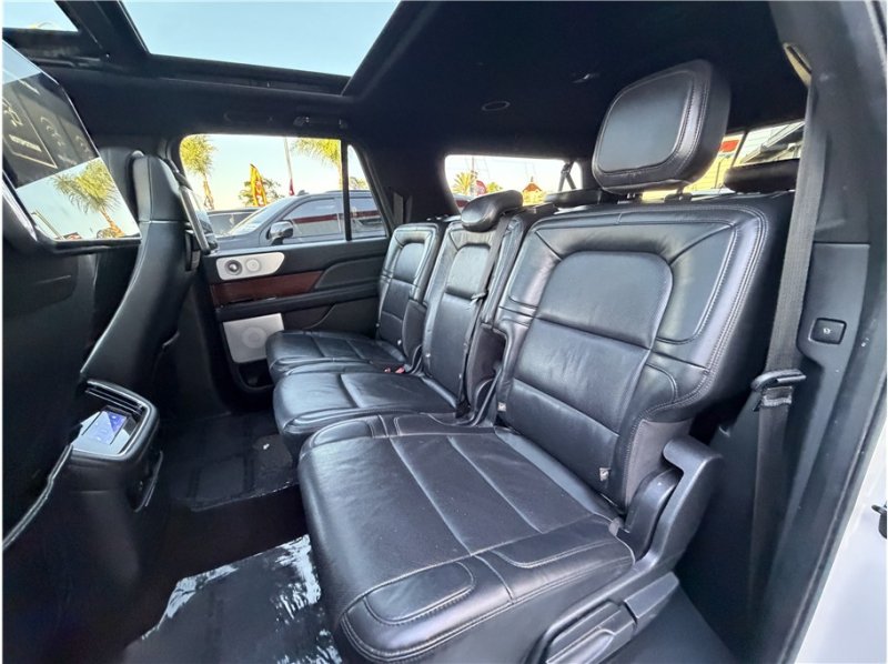Used 2022 Lincoln Navigator L Reserve AWD/4WD image 25
