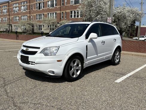 Used 2014 Chevrolet Captiva Sport LTZ FWD image 1