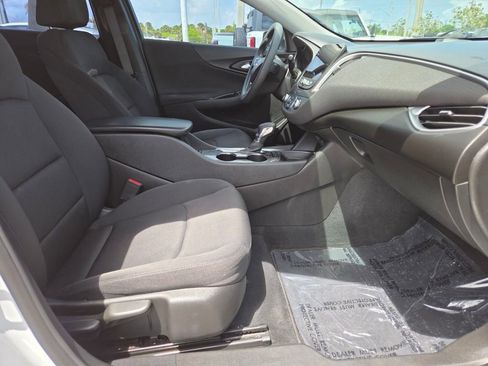 Used 2021 Chevrolet Malibu LS image 10