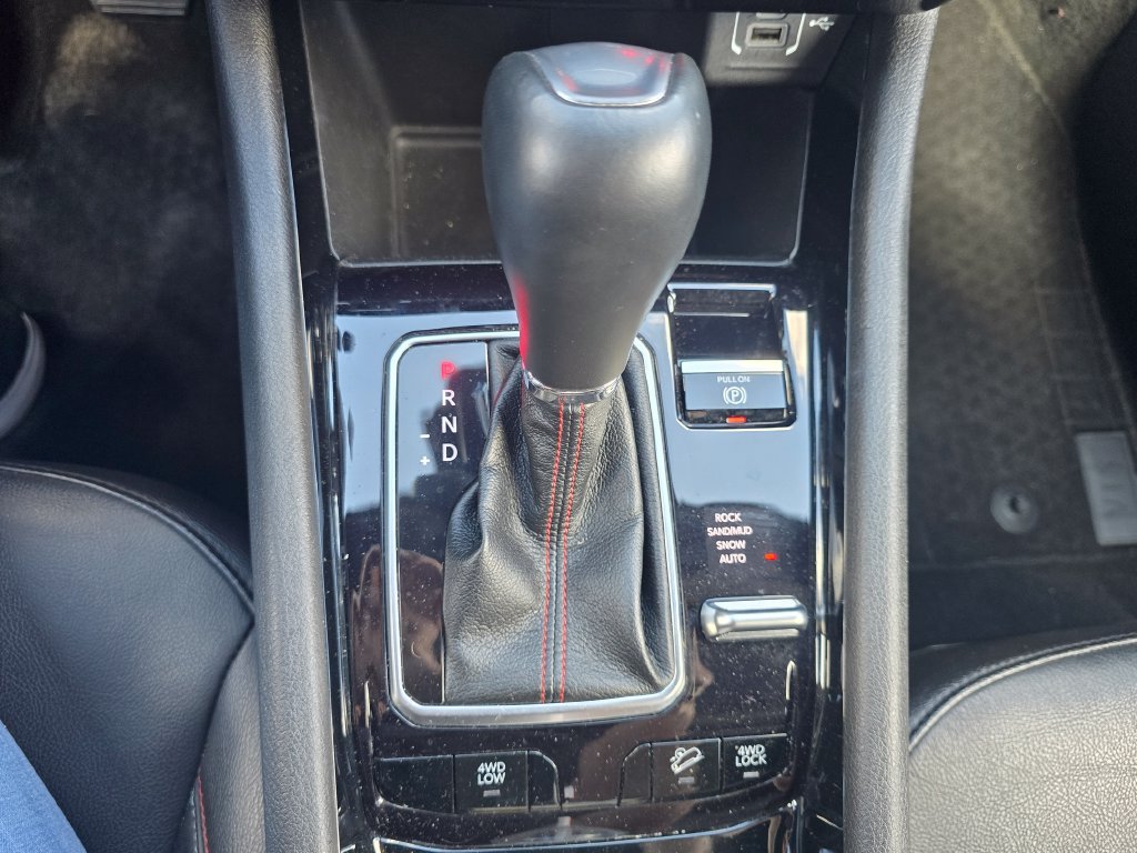 Used 2025 Jeep Compass Trailhawk AWD/4WD image 31