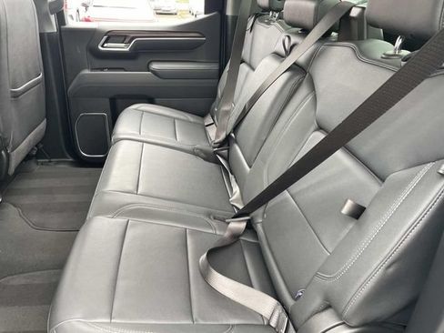 Used 2025 GMC Sierra 1500 SLT AWD/4WD image 16