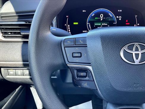 Used 2025 Toyota Camry LE FWD image 24