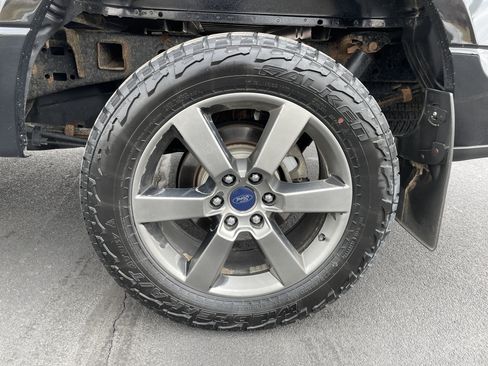 Used 2017 Ford F150 XLT w/ Equipment Group 302A Luxury image 26