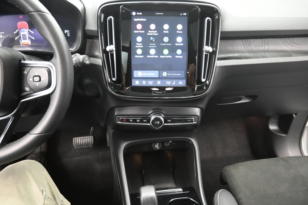 Used 2023 Volvo XC40 Recharge Ultimate AWD/4WD image 14
