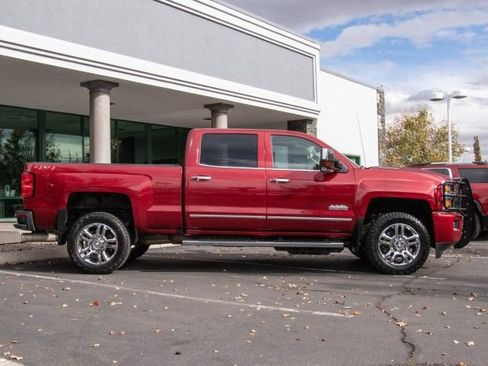 Used 2019 Chevrolet Silverado 2500 High Country w/ Duramax Plus Package image 8