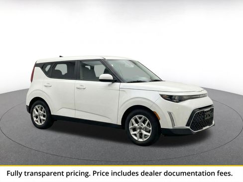 Used 2025 Kia Soul LX w/ LX Technology Package FWD image 1