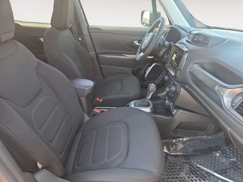Used 2022 Jeep Renegade Latitude AWD/4WD image 15