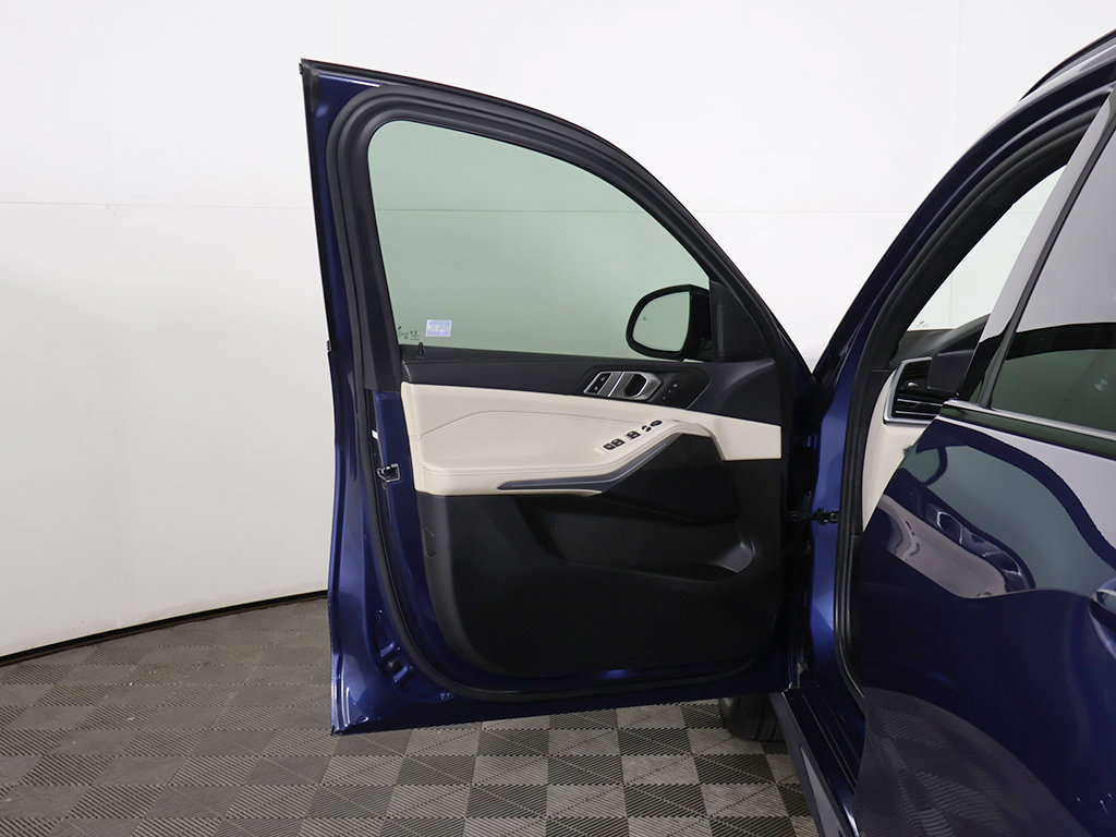 Used 2022 BMW X5 xDrive40i AWD/4WD image 23